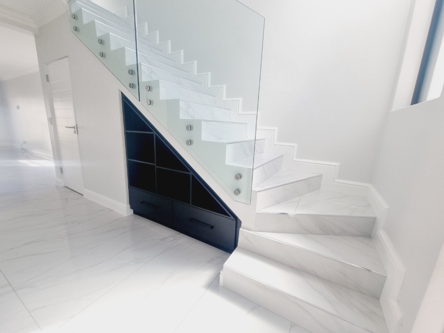 4 Bedroom Property for Sale in Sandown Western Cape